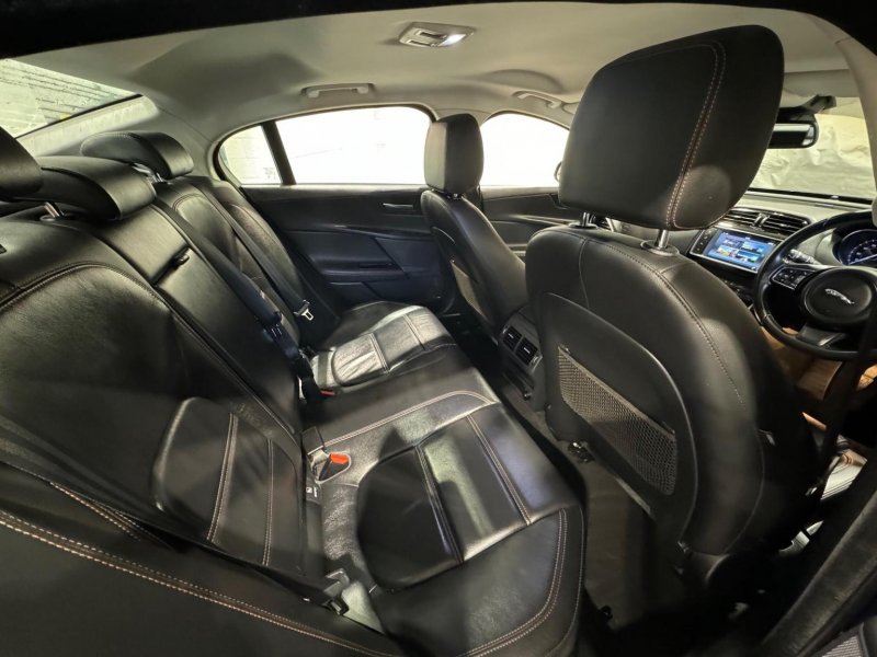 JAGUAR XE