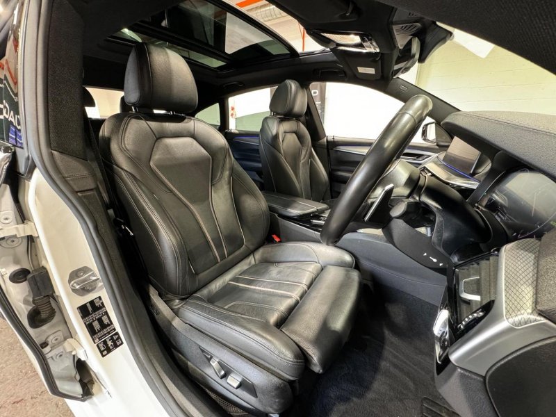 BMW 6 SERIES
