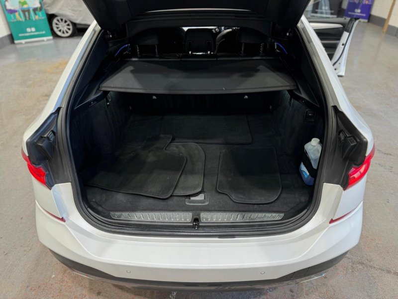 BMW 6 SERIES