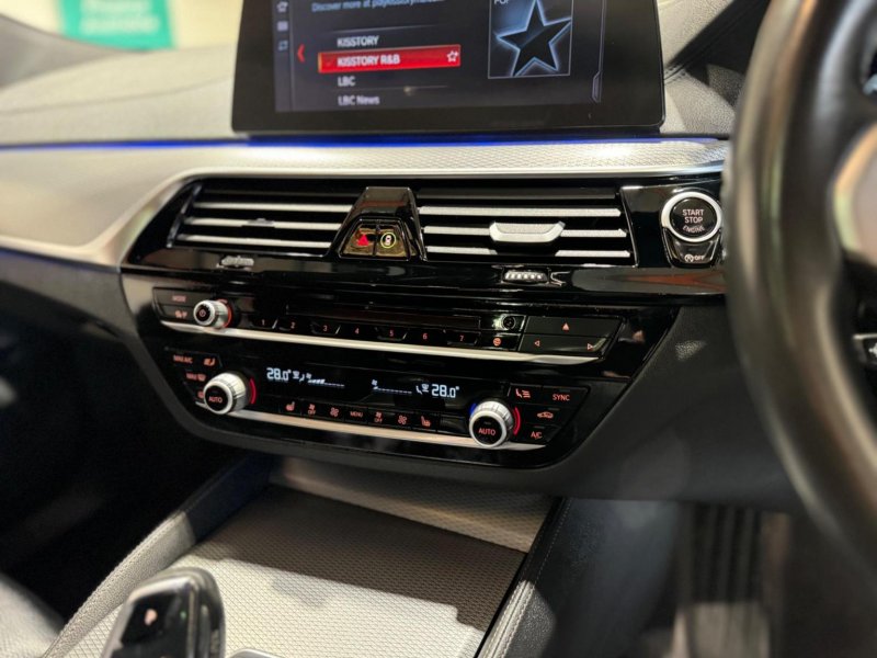 BMW 6 SERIES