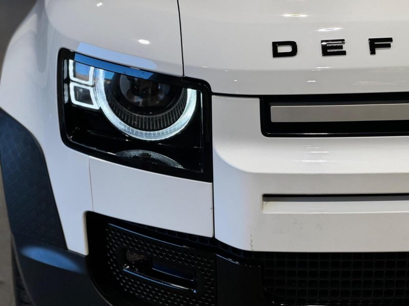 LAND ROVER DEFENDER 110