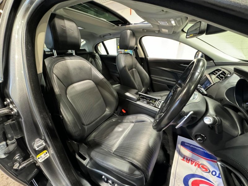 JAGUAR XE