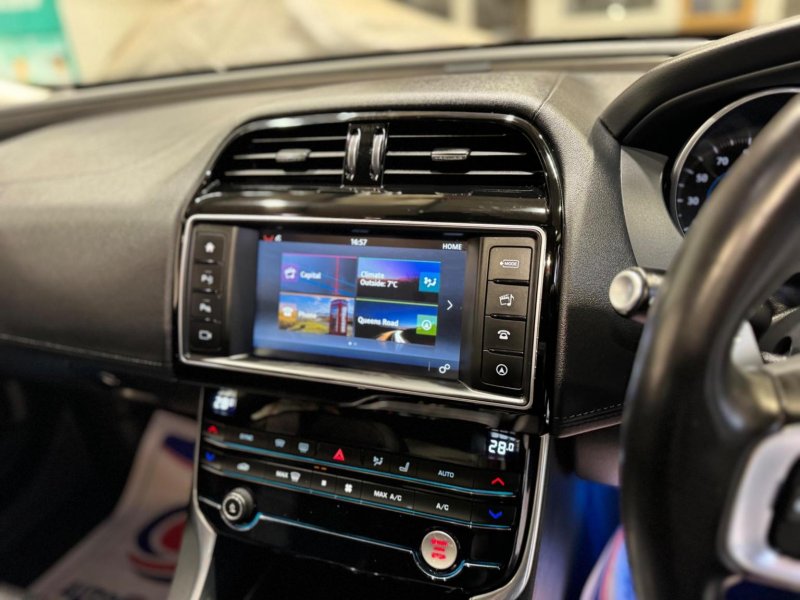JAGUAR XE