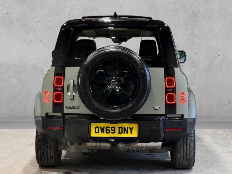LAND ROVER DEFENDER 110