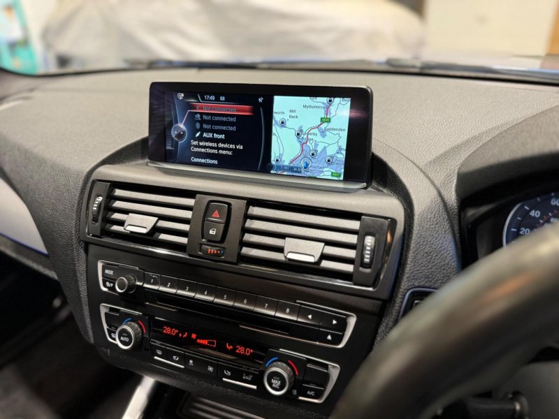 BMW 1 SERIES